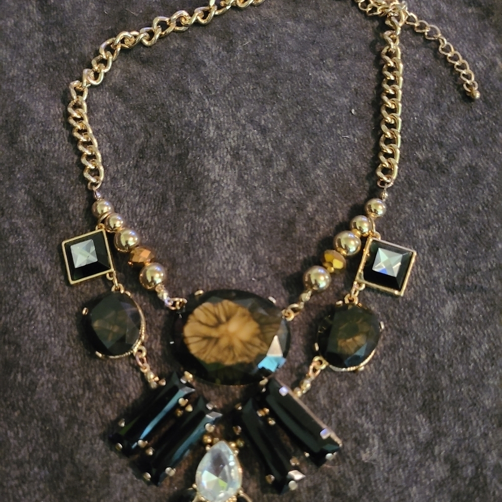 Neckpiece black gold Hp🔥🔥🔥🔥🔥